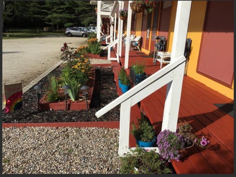 Snowdon Chalet Motel Image 13