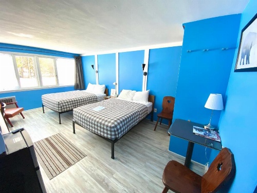 Snowdon Chalet Motel image 9